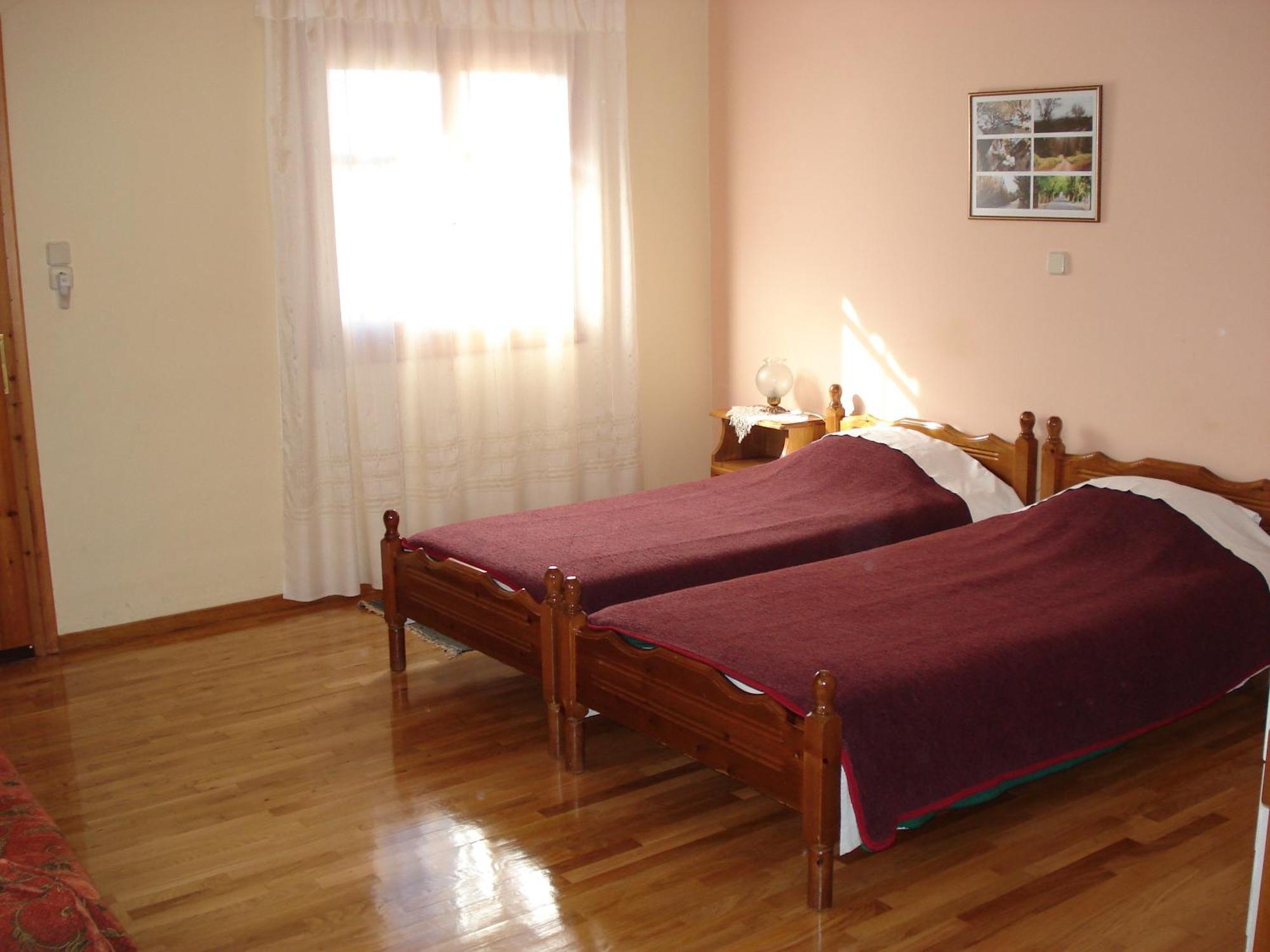 Zephyros Hotel Vitína Kültér fotó