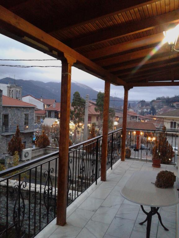 Zephyros Hotel Vitína Kültér fotó