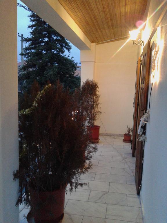 Zephyros Hotel Vitína Kültér fotó