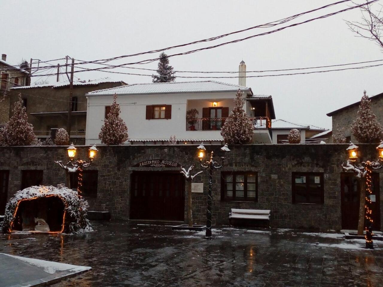 Zephyros Hotel Vitína Kültér fotó